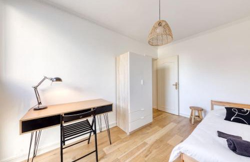 Saint-Denis Apartment | Ideal T4 Accommodation Steps from Stade de France