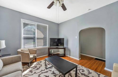 Downtown St. Louis House | Inviting Two Unit Listing with Hot Tub in STL