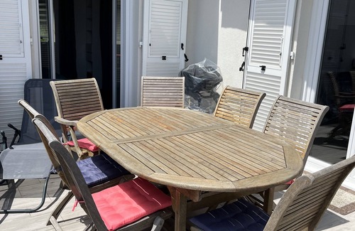 Saint-Laurent-du-Var Apartment | Exclusive Villa with Private Garden & Oceanfront Views
