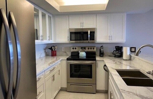 Park Shore Condo | Gulf Views Await in Our Renovated Family-Friendly Unit