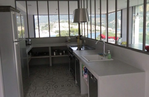 Cassis Villa | Inviting Villa for 16-18 Guests, Steps from the Beach!