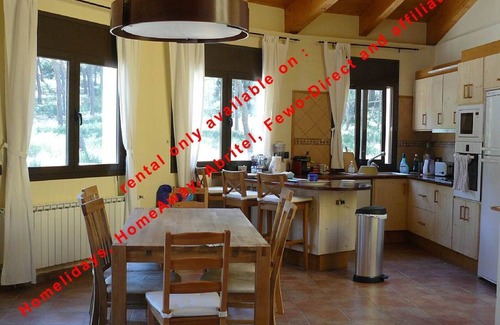 Pals Villa | Ideal Villa for 8-10 with Private Pool Near the Beach