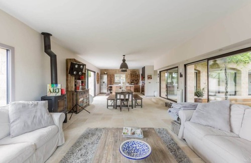 Rognes House | Idyllic Villa Retreat Near Aix en Provence and Luberon