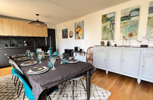 La Couarde-sur-Mer House | Cozy Villa with Ocean View Near Beautiful Beaches