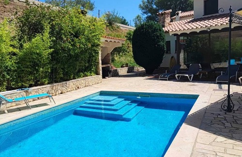 L'Albiol Villa | Secluded Villa with Pool in Pine Forest, Near Beaches