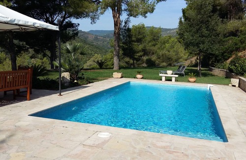 L'Albiol Villa | Secluded Villa with Pool in Pine Forest, Near Beaches