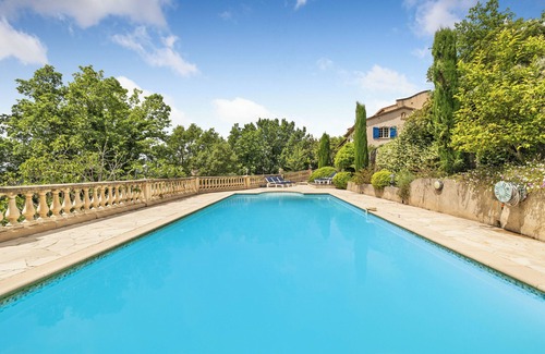 Mouans-Sartoux Villa | Superb villa with 5 bedrooms, 5 bathrooms, swimming pool and garden not overlooked