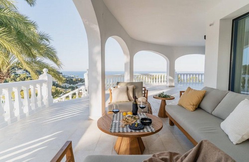 Mar Azul Villa | Superb villa with private lagoon pool