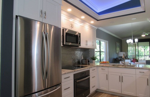 South Bradenton Condo | Lakefront 2BR Condo with Pools & Hot Tub - Guest Rated 9.8