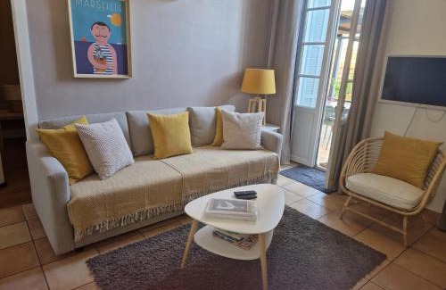 Belsunce Apartment | Cozy 2-Room Retreat with Large Terrace, Rated 8.6/10