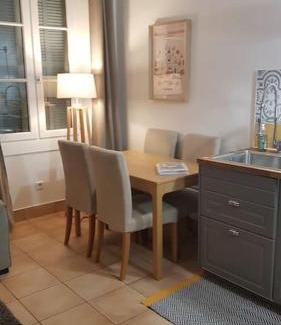 Belsunce Apartment | Cozy 2-Room Retreat with Large Terrace, Rated 8.6/10