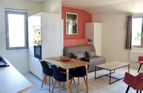 Saint-Pierre-d'Oleron Apartment | Beautiful Apartment for 2-4 People in Central Île D'Oléron