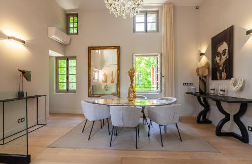 Chateauneuf-le-Rouge Apartment | Elegant Apartment in a Chateau, Aix - 4-Star Stay