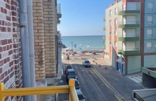 Mers-les-Bains Apartment | Cozy Apartment with Balcony by the Sea for Family Fun