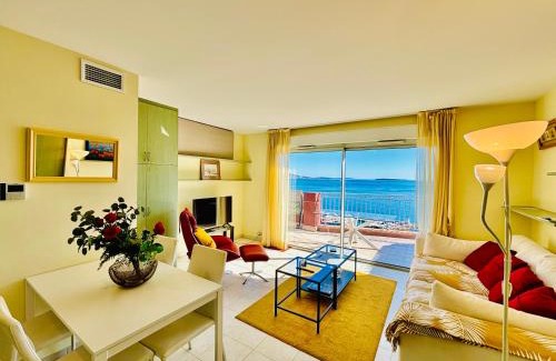 Theoule-sur-Mer Apartment | Beautiful Ocean View Apartment with Pool and Private Beach