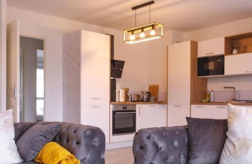 Peloux-Mail Apartment | Two-Bedroom Apartment with Free Parking & High Guest Rating