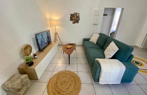 Montlhery Apartment | Central City Apartment: Guest Rated 9.4/10 for Comfort