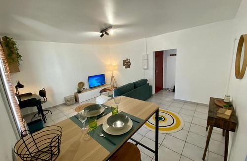 Montlhery Apartment | Central City Apartment: Guest Rated 9.4/10 for Comfort