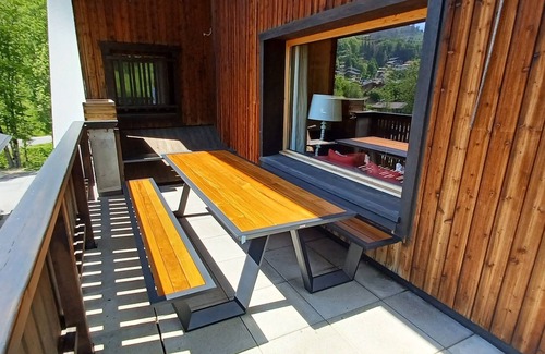 Les Gets Apartment | Exceptional 3-Bedroom Apartment with Terrace and Pool