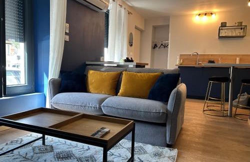 Bourges Apartment | Pet-Friendly Superbe Appartement Centre B - Rated 9.1/10