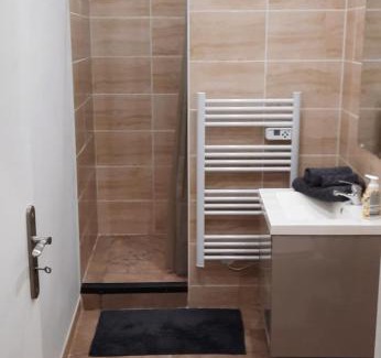 Cuisery Apartment | Comfortable 40m2 Apartment with Free Parking & Pet Friendly