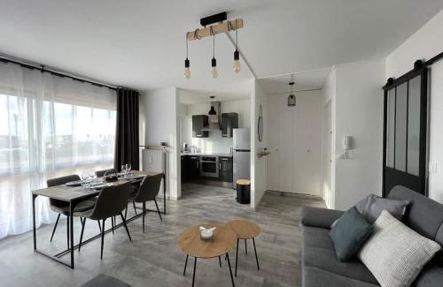 Port Apartment | Seaside Garden Apartment with Hot Tub & Perfect Ratings