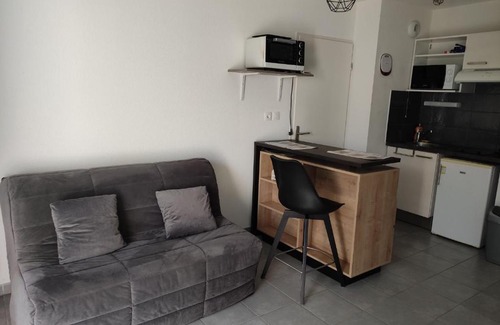 Lanton Apartment | Charming Garden Apartment in Lanton - Family-Friendly Escape