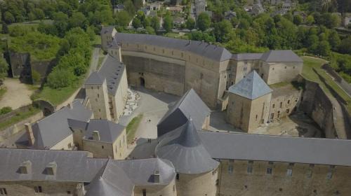 Sedan Apartment | Inviting Apartment Overlooking the Château with Netflix