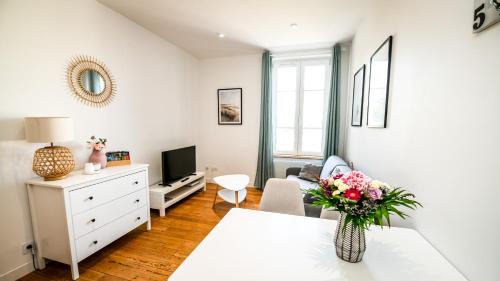 Dives-sur-Mer Apartment | Inviting Apartment Near Port Guillaume for Families & Pets