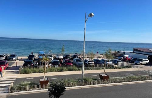 Luc-sur-Mer Apartment | Oceanfront Apartment with Fantastic Views, Rated 8.9/10