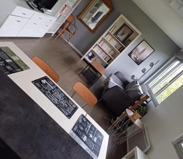 Combat Apartment | Elegant Apartment in Central Paris Near Buttes Chaumont