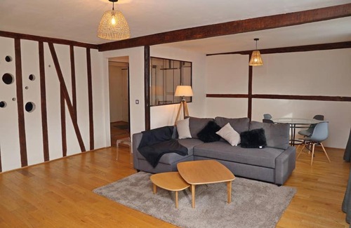 Meaux Apartment | Delightful Apartment Near Disney with Family-Friendly Amenities
