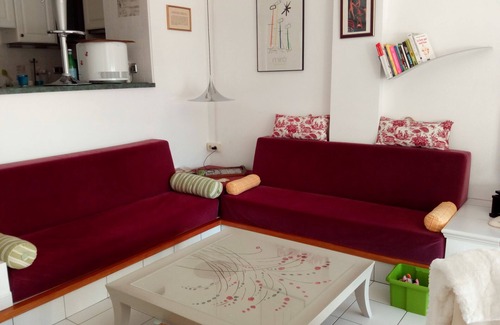 Llanca Apartment | Beautiful Renovated Apartment with Sea View in Llança