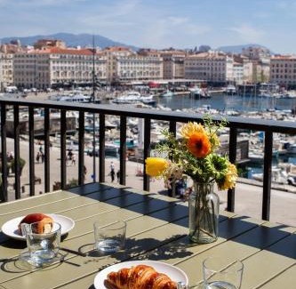 Hotel-de-Ville Apartment | Stunning Apartment with Notre Dame de la Garde Views