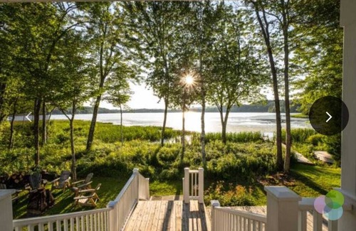 Mont-Tremblant Cottage | Idyllic Lakefront Cottage Surrounded by Nature's Beauty