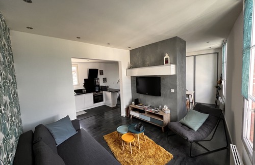 Epernay Apartment | Elegant Duplex in Epernay's Heart with Family Amenities
