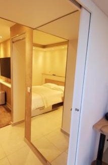 Publier Apartment | Scenic Lakefront Studio: Child-Friendly Stay Awaits