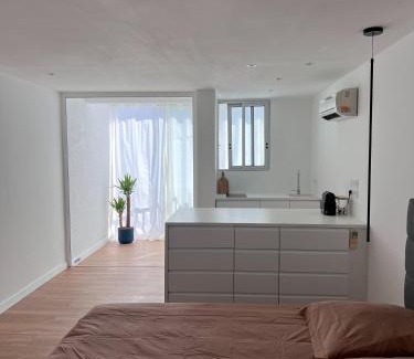 Le Grand Large Apartment | Oceanfront Escape with Hot Tub & Stunning Views