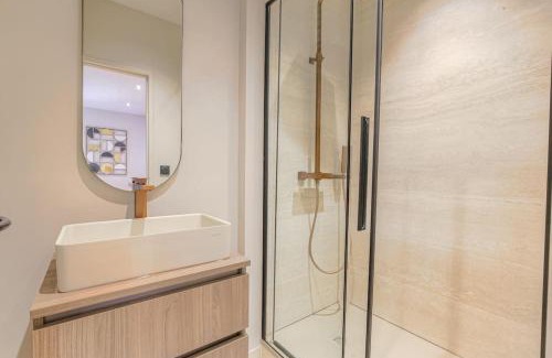 Saint-Didier-au-Mont-d'Or Apartment | Superbe appartement, deux chambres, St-Didier