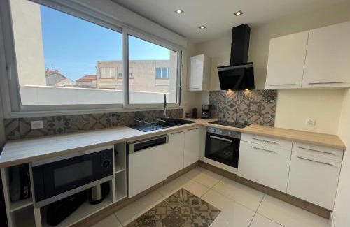 Montlucon Apartment | Modern Loft in Montluçon - Guest Rated 9.4, Pet Friendly
