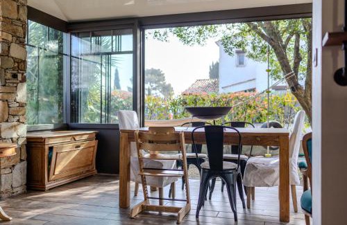 Le Pradet House | Elegant Oceanfront Retreat with Pool Near the Sea