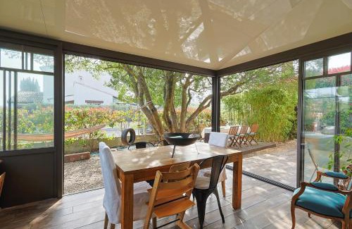 Le Pradet House | Elegant Oceanfront Retreat with Pool Near the Sea