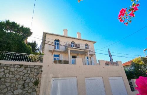 Carnot Villa | Elegant 6-Bedroom Retreat with Terraces & Billiards