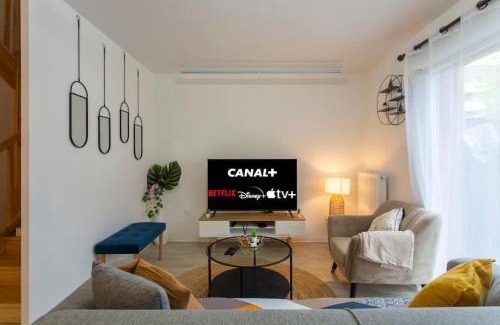 Amiens Apartment | Family-Friendly Home with Kitchen & Perfect 10/10 Rating