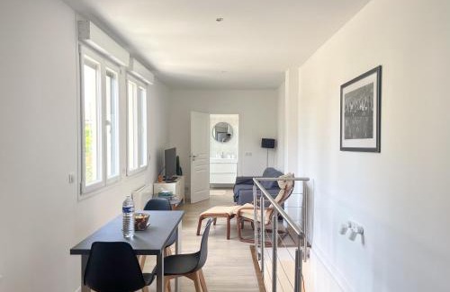 Le Plateau House | Beautiful Home with Private Garden Near Paris and Disney