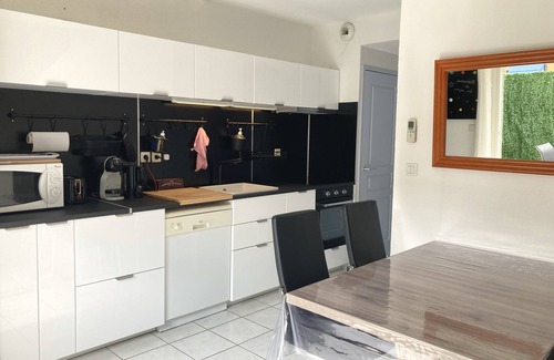Narbonne-Plage Cabin | Cozy Pavilion with Pool & Spa, Steps from the Beach
