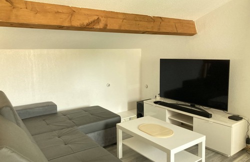 Narbonne-Plage Cabin | Cozy Pavilion with Pool & Spa, Steps from the Beach