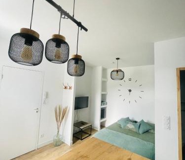 Aiguelèze Apartment | Modern Chic Studio: Guest Rated 9.6 & Child Friendly