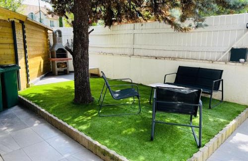 Bagneux Apartment | Charming Studio with Private Garden Near Paris - Rated 8.8