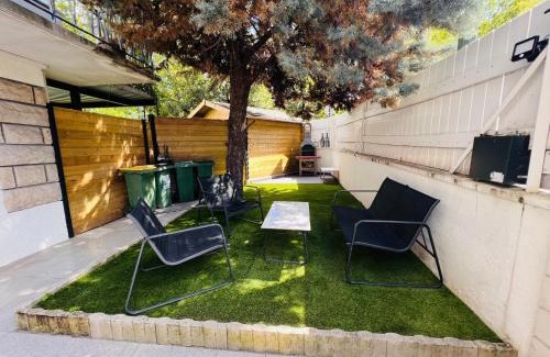 Bagneux Apartment | Charming Studio with Private Garden Near Paris - Rated 8.8